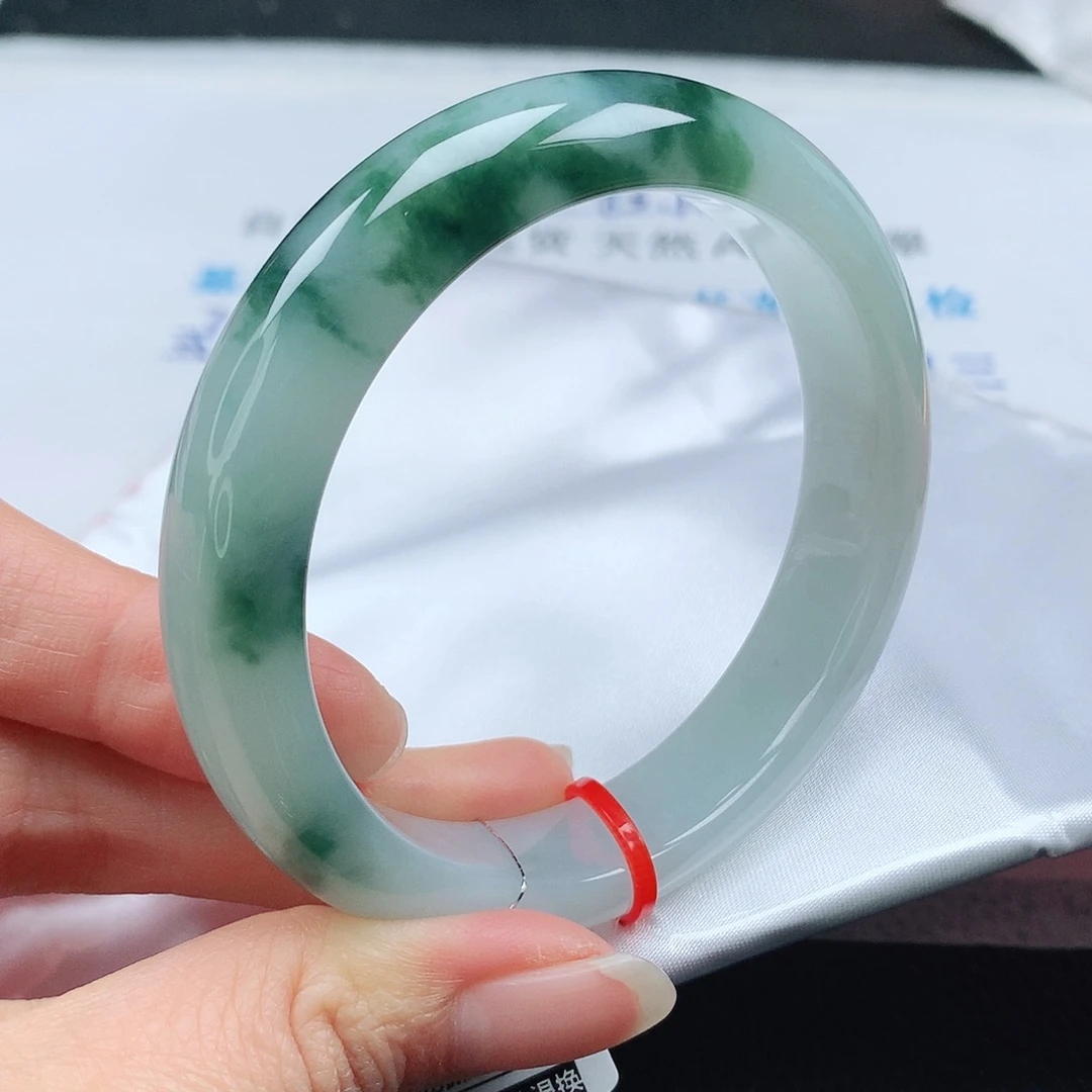 翡翠手镯未镶嵌58圈