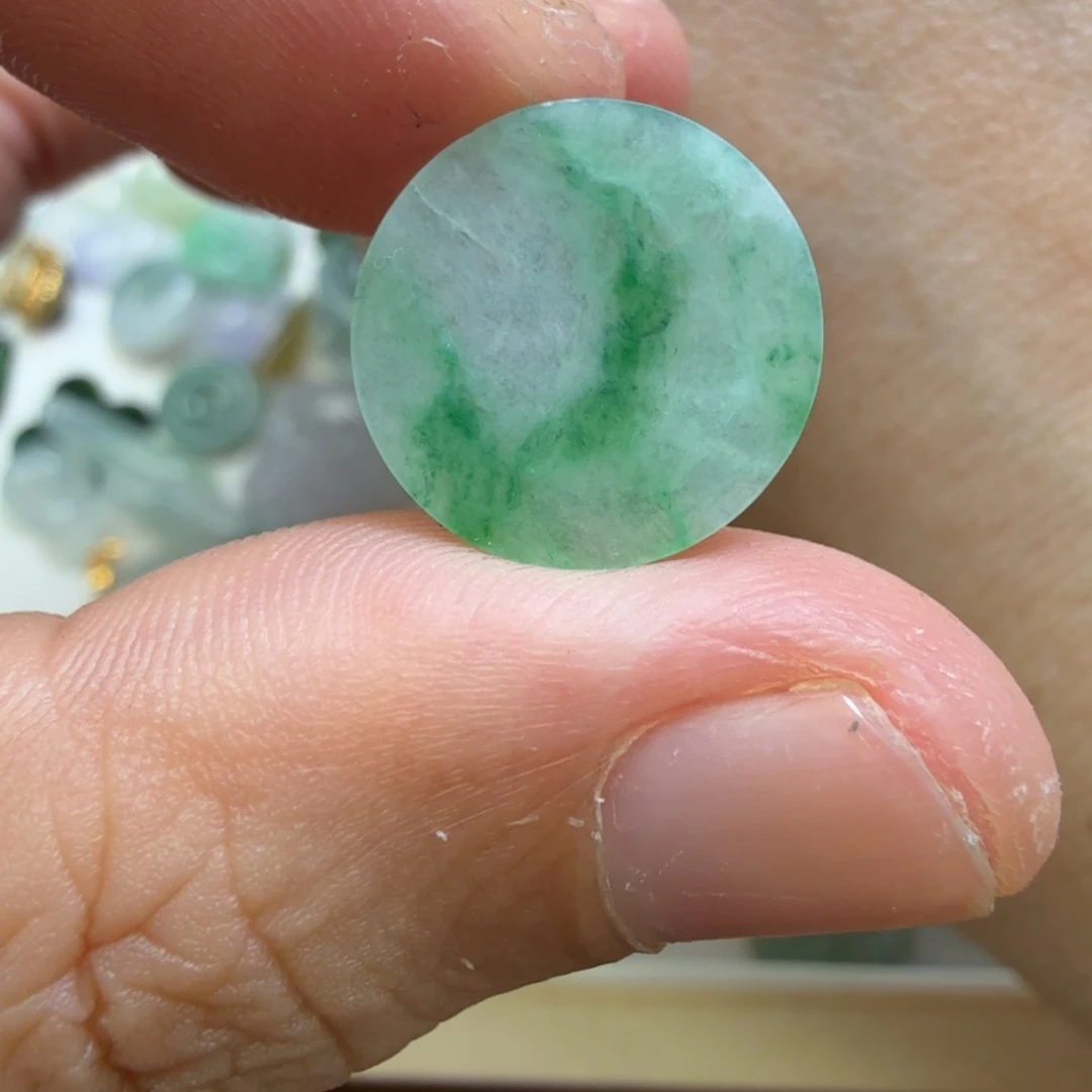 翡翠未镶嵌颈饰73