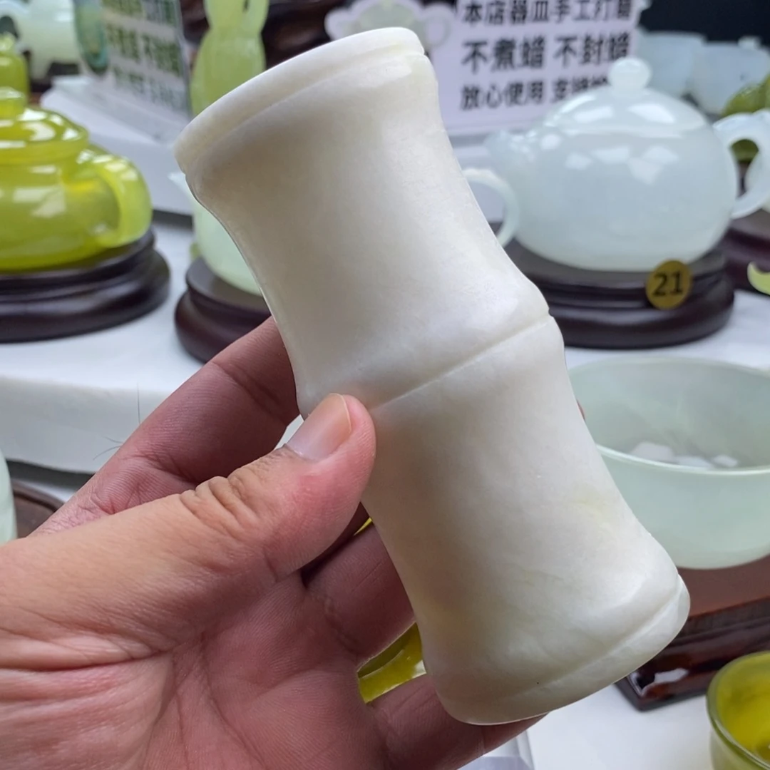 未镶嵌岫玉四大名玉笔筒