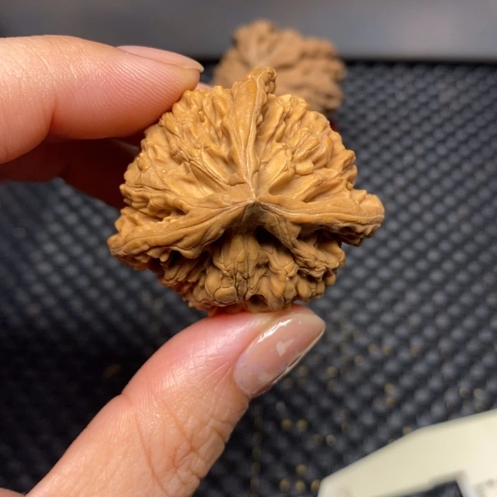 挪***林文玩核桃吊坠文玩核桃异形单只