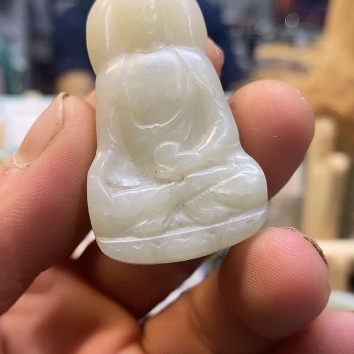 颈饰未镶嵌和田玉（糖玉）