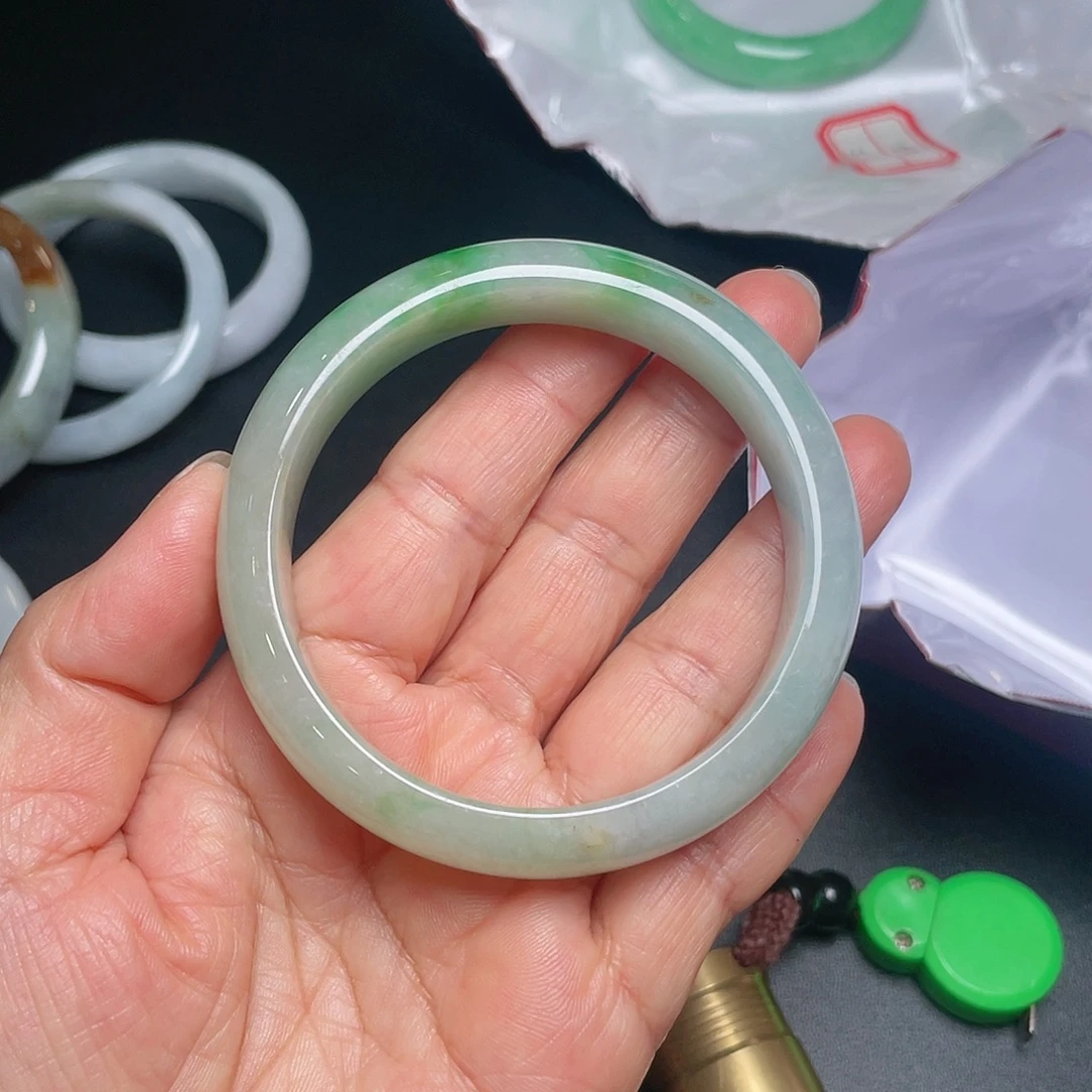 翡翠未镶嵌手镯天然翡翠带色手镯