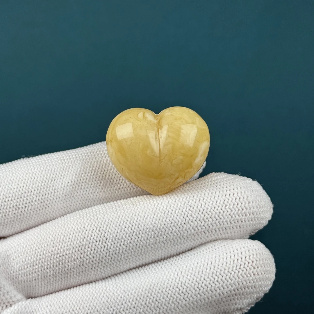 F4962天然原矿蜜蜡 屁桃爱心26*22*17mm支持复检假一罚十