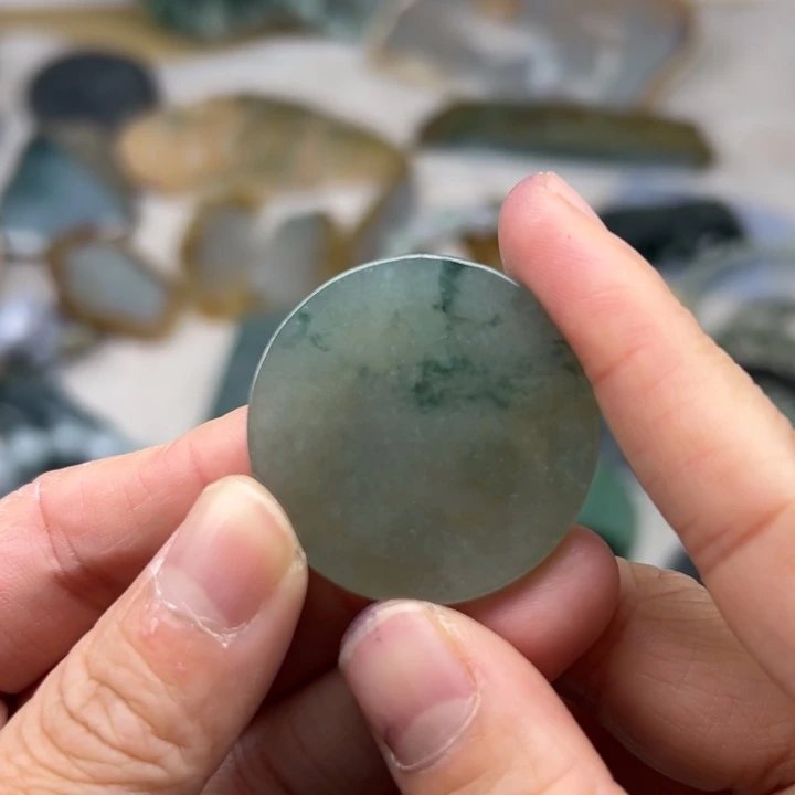 定制翡翠未镶嵌圆牌