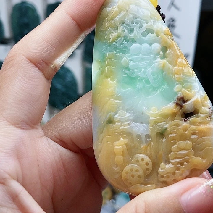 翡翠未镶嵌颈饰翡翠
