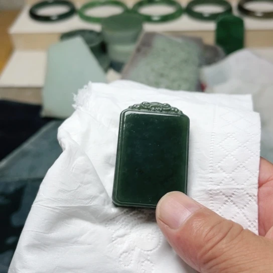 红***滔颈饰未镶嵌和田玉