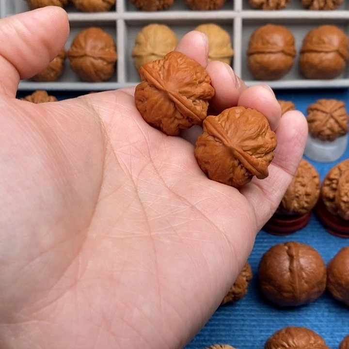 把件文玩核桃铁石