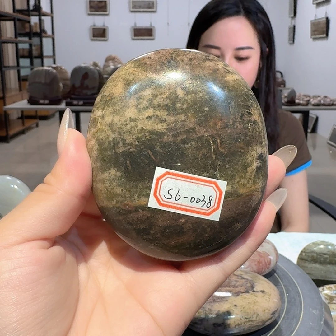 长江画面石手摆件