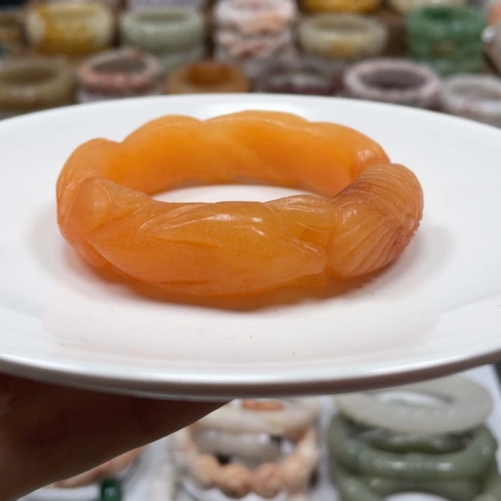 石英岩玉手镯未镶嵌