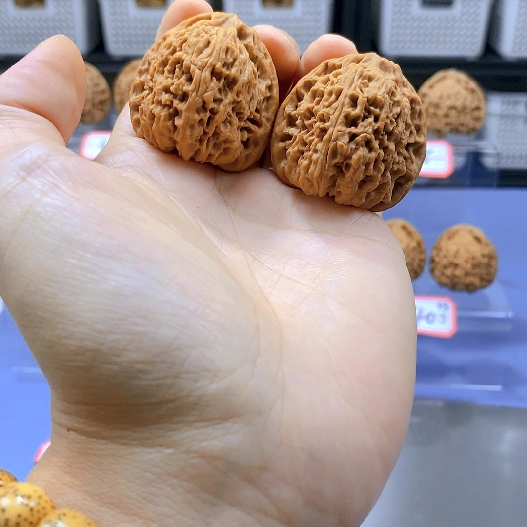 你***。吊坠文玩核桃南疆石全品