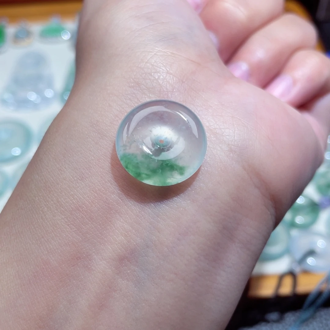 翡翠未镶嵌颈饰扣子