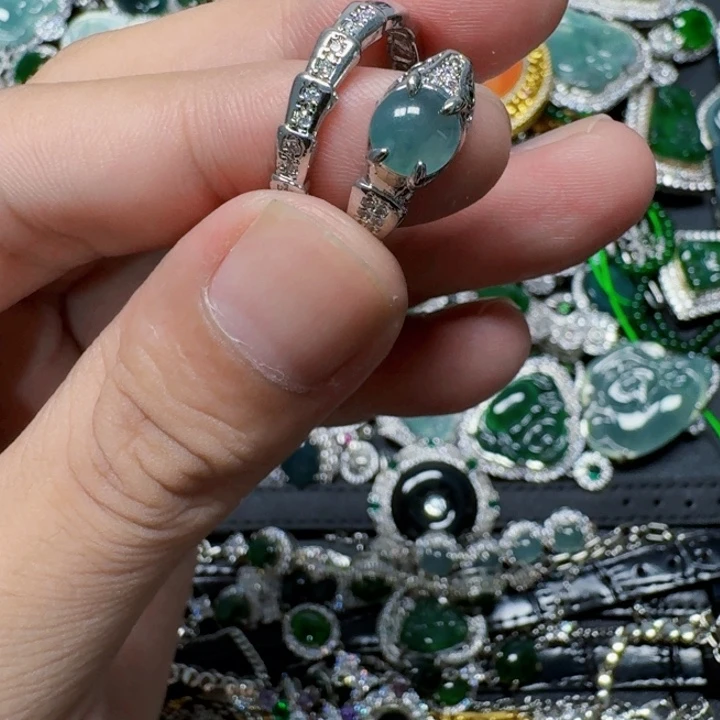 翡翠未镶嵌项圈天然A货翡翠放漏