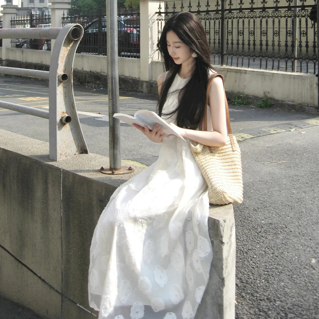 2025新款白色无袖背心连衣裙子女装夏季今年流行爆款法式气质长裙