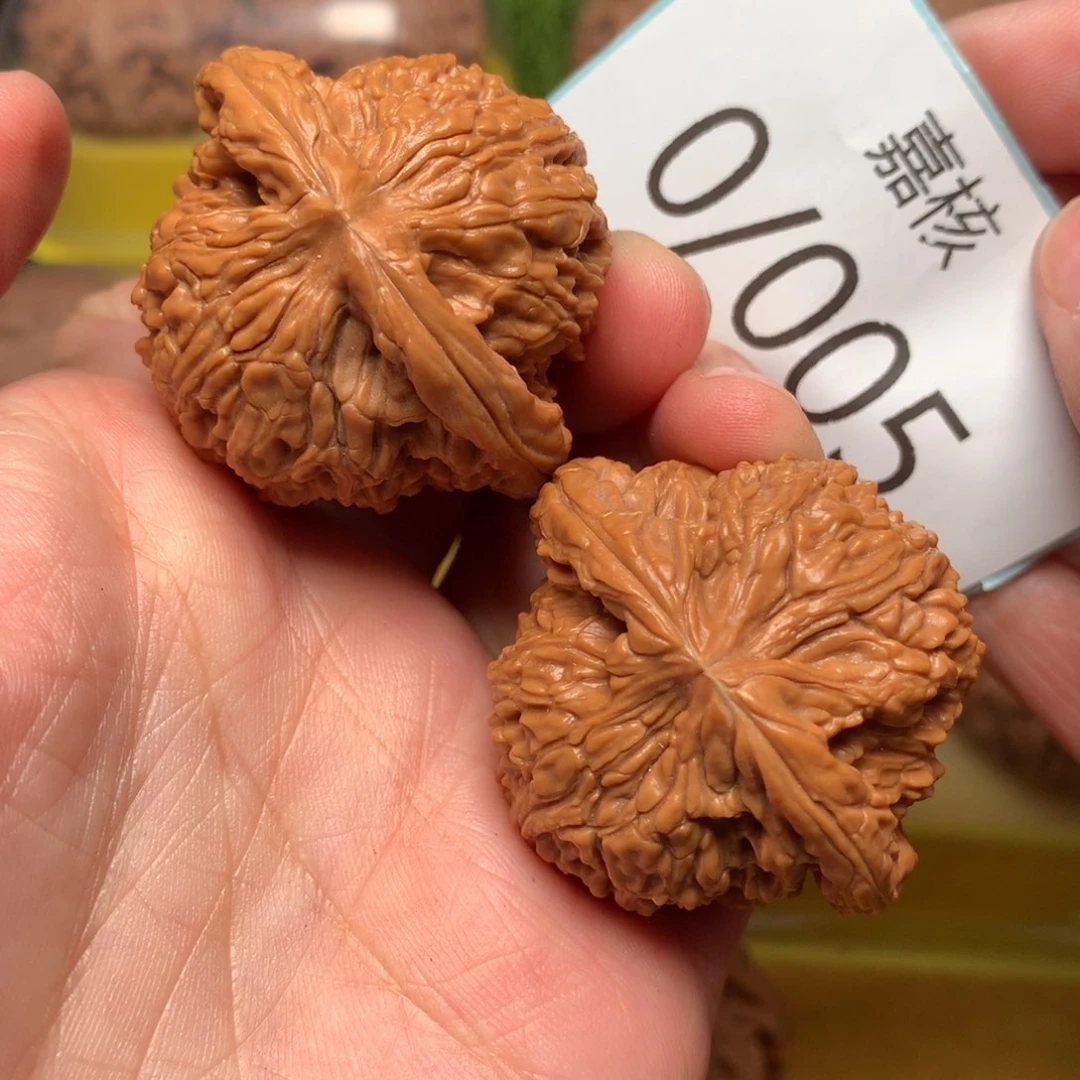 文玩核桃把件红皮球疆42