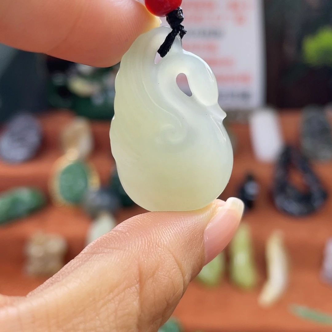 和田玉未镶嵌颈饰青海晴水冰胶底天鹅