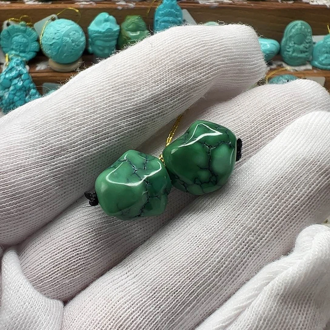 绿松石配饰未镶嵌