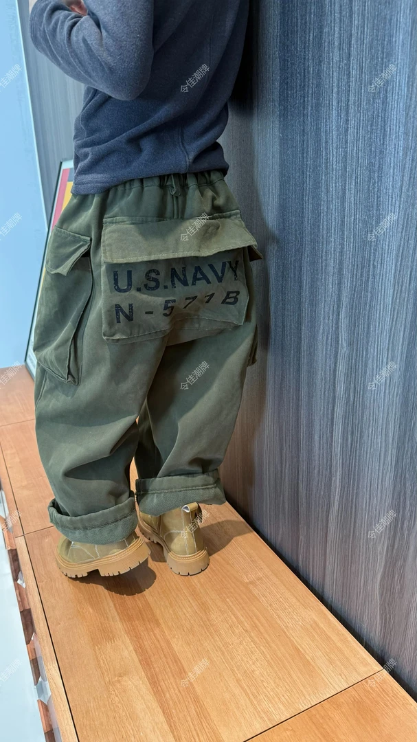 令佳潮牌冬款儿童中性百搭军绿色字母印花大口袋加绒工装裤3311