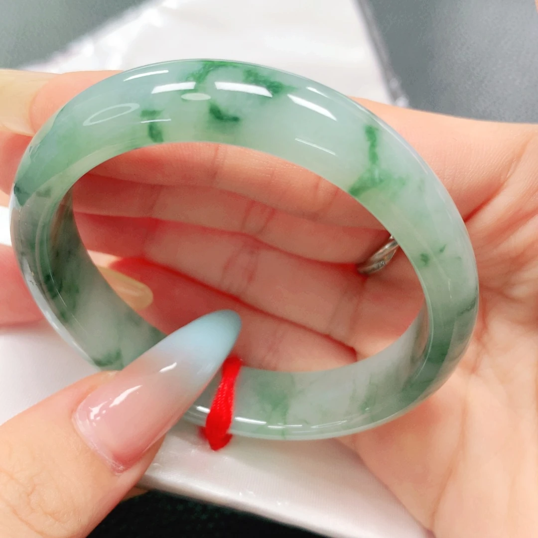 翡翠手镯未镶嵌54贵