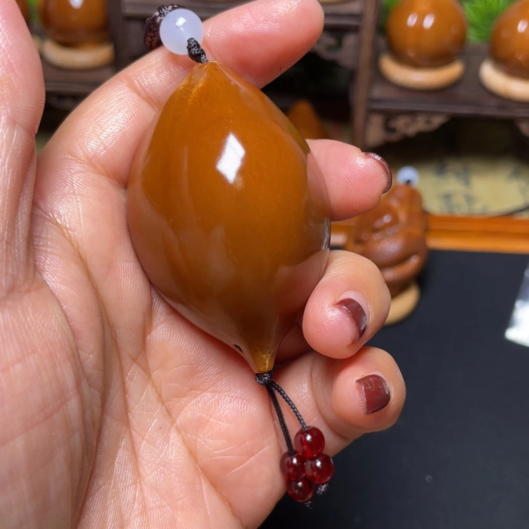 橄榄核吊坠蝴蝶37穿配