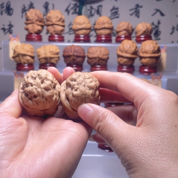 用***5桃核吊坠3金蟾疙瘩包