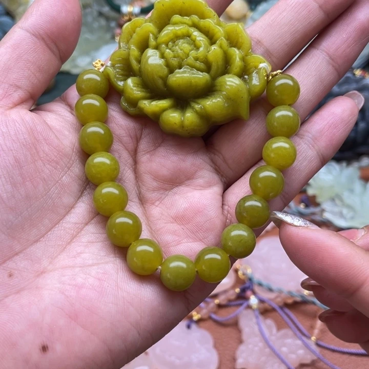 蛇纹石玉未镶嵌颈饰