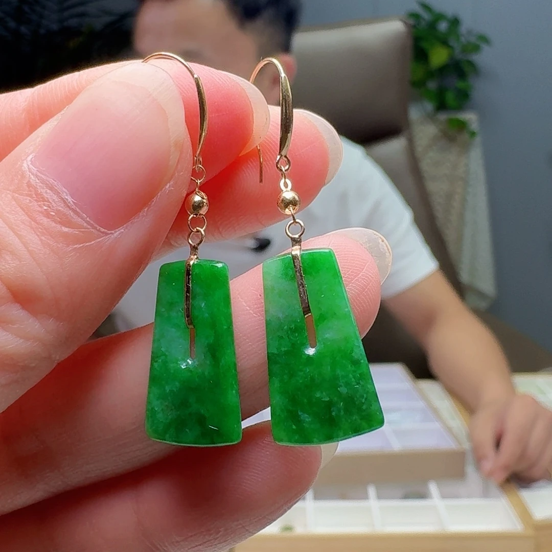 翡翠18K金镶嵌耳饰天然