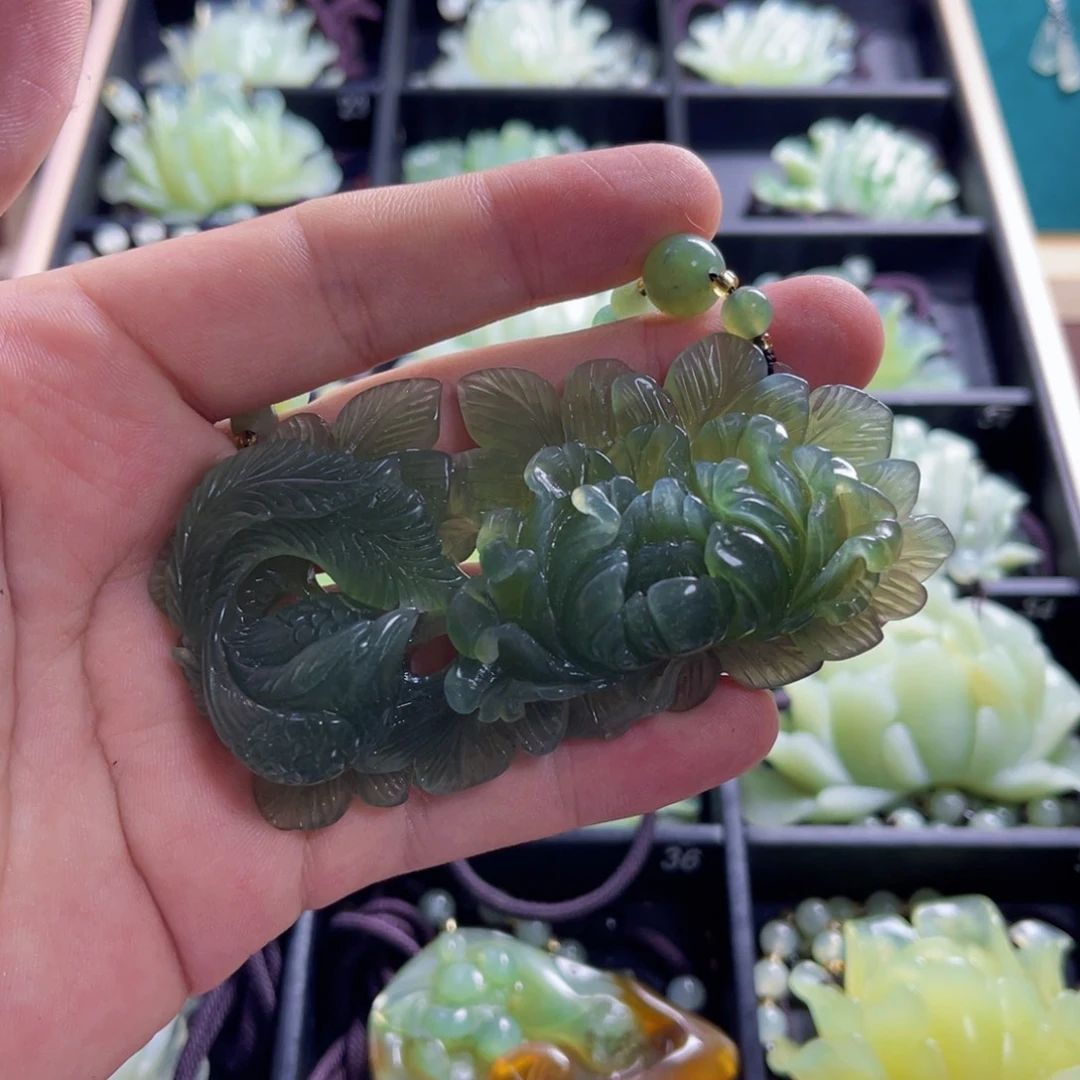 双***木蛇纹石玉未镶嵌颈饰