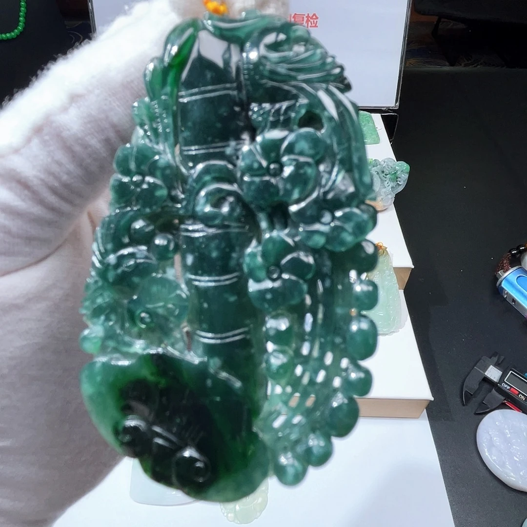 翡翠未镶嵌颈饰翡翠25