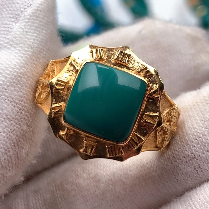 绿松石车挂18K金镶嵌