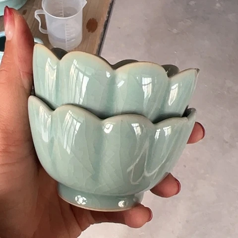 盘汝瓷莲花主人杯瑕