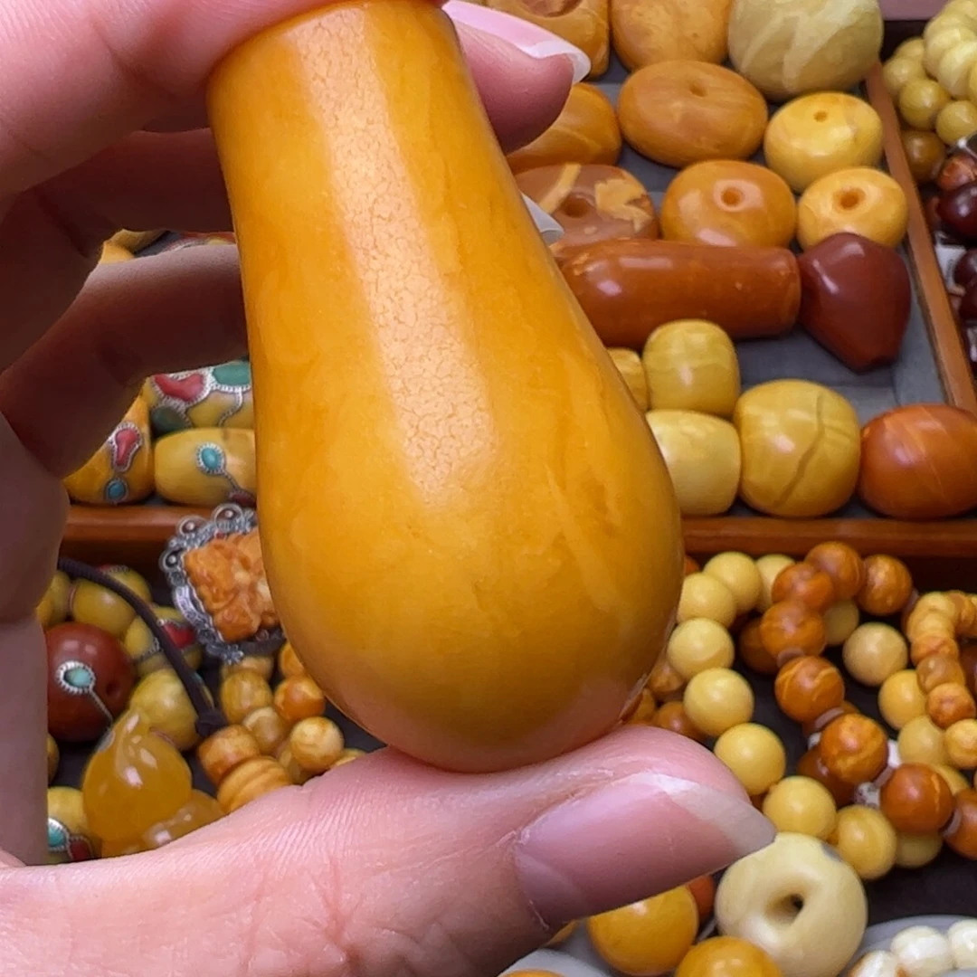 阿***佛蜜蜡未镶嵌珠宝奇石