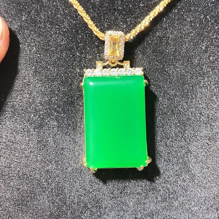翡翠颈饰14K金镶嵌吊坠