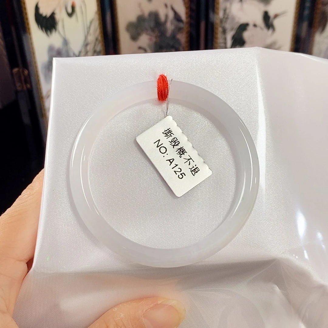 翡翠未镶嵌手镯（圆镯）手镯