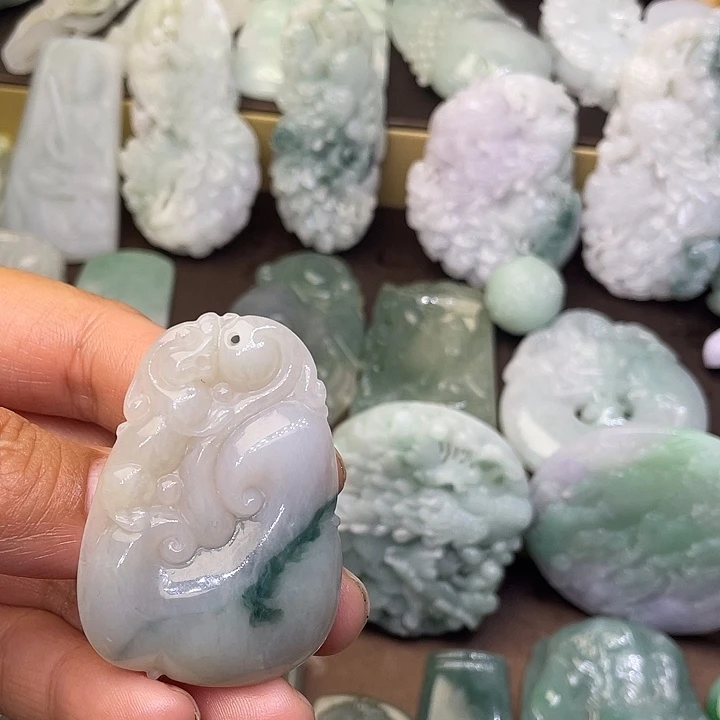 定制翡翠未镶嵌挂件