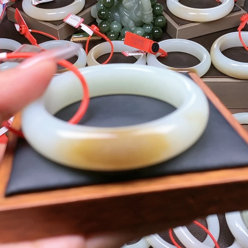 【闪购商品】和田玉手镯未镶嵌