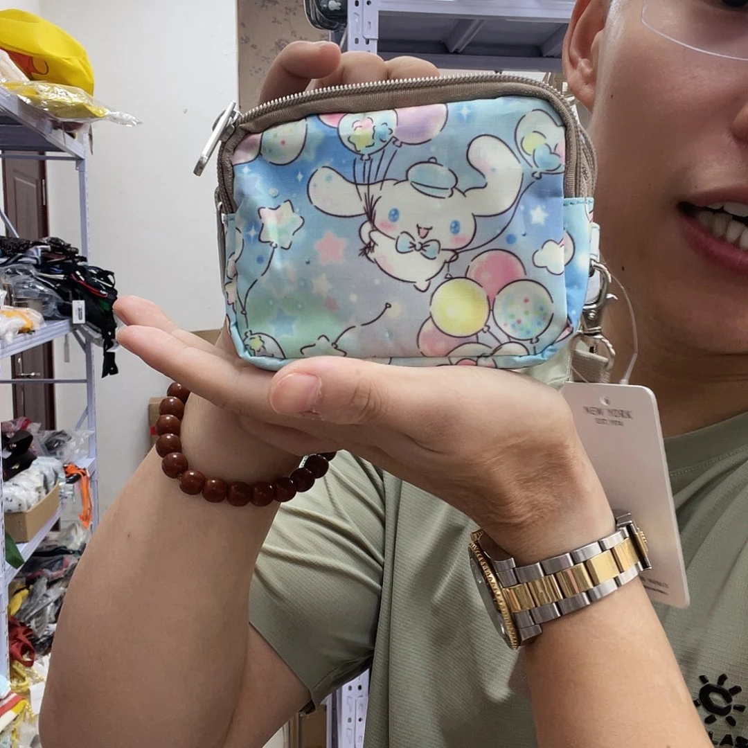 PU化妆包等各种产品的