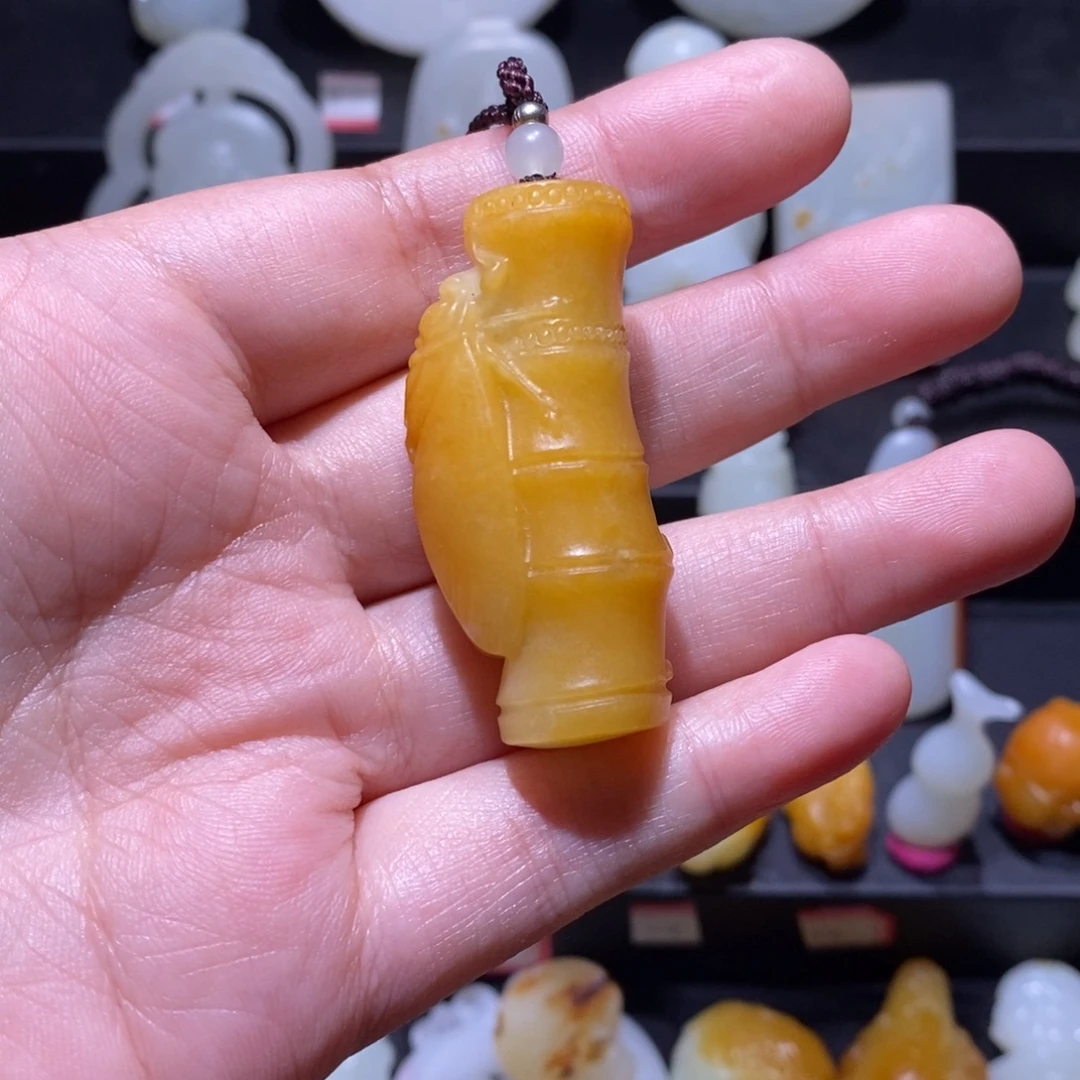 春***芽和田玉未镶嵌颈饰