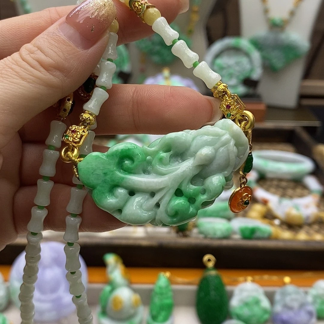 翡翠未镶嵌颈饰天然