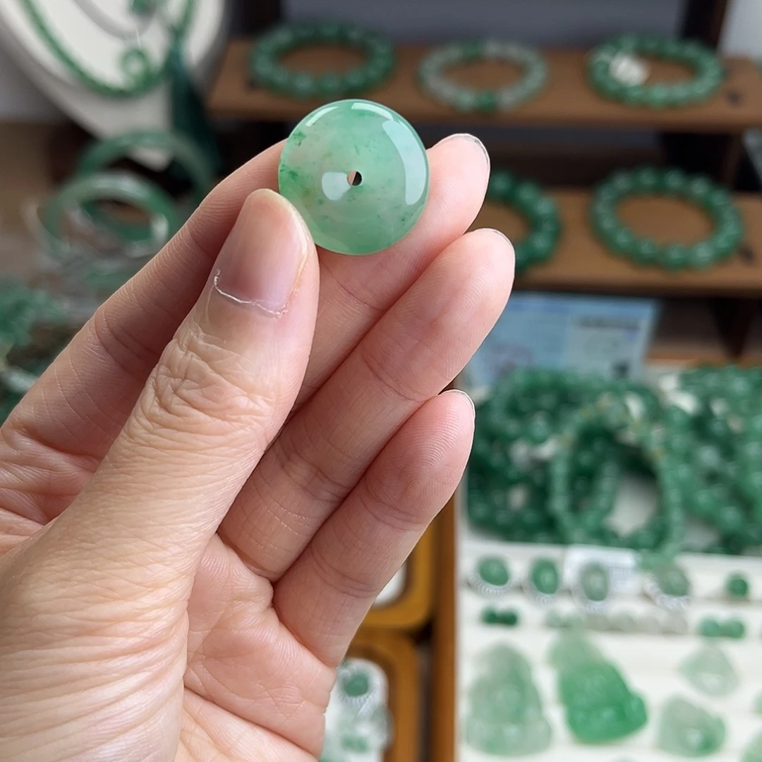石英质玉（非洲翠）未镶嵌吊坠(不含链)平安扣