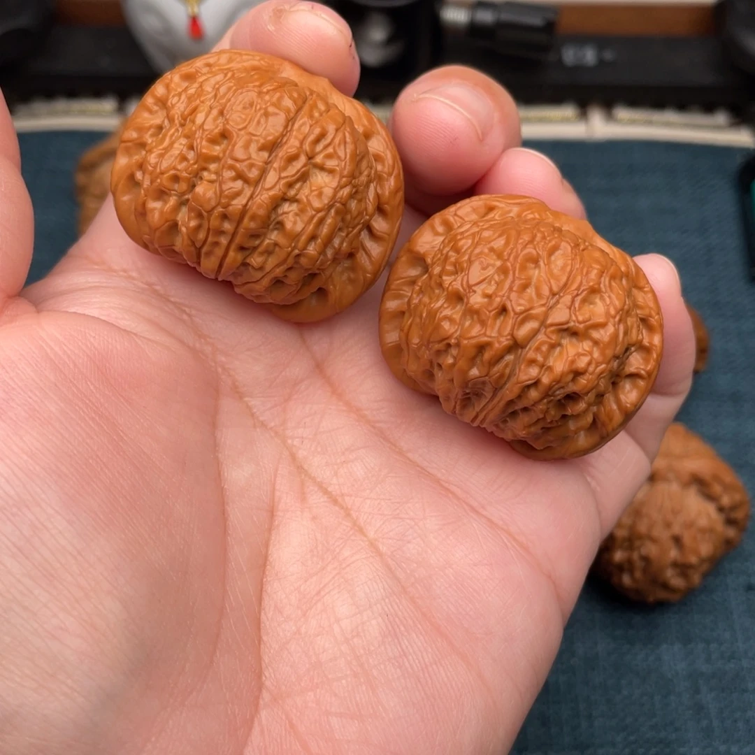 把件文玩核桃全品红皮血麒麟39