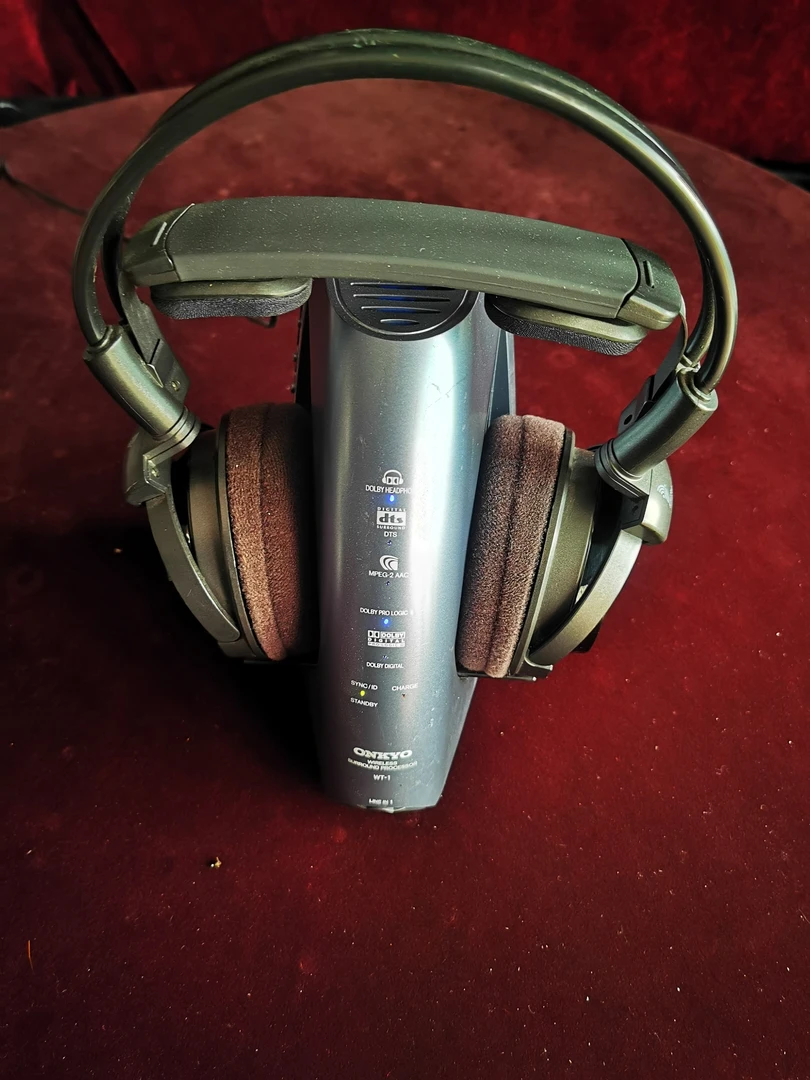 8新  oNKYO WT-1 安桥无线耳机  带光纤 DTS等解码功能