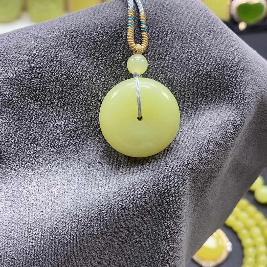 和田玉（黄玉）未镶嵌颈饰