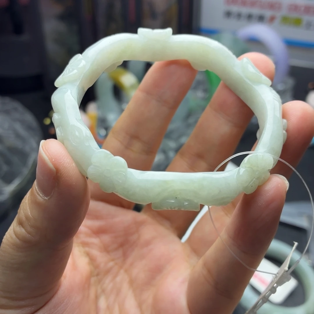 佳***盛定制翡翠未镶嵌缅A翡翠多样性发一