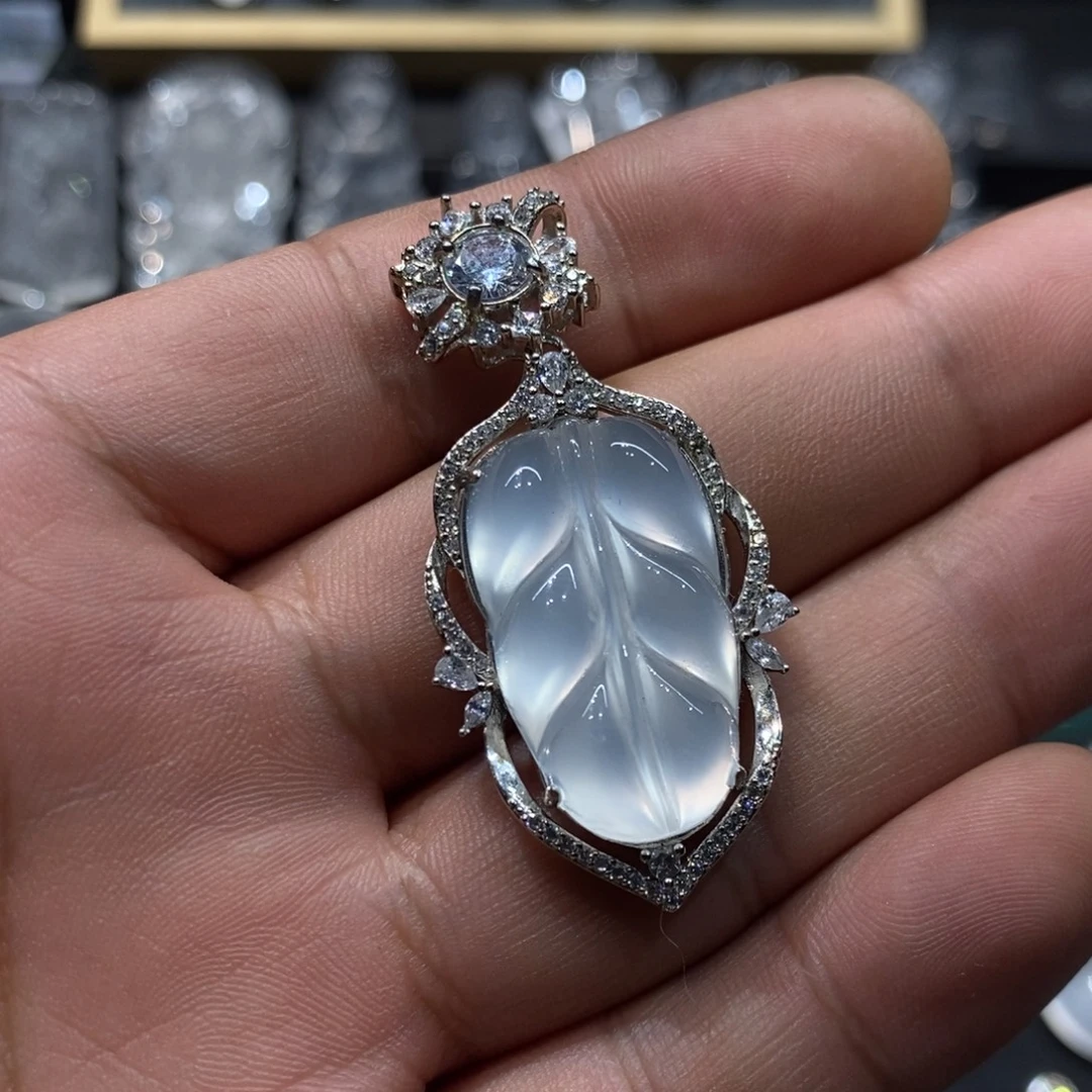 未镶嵌石英玉吊坠石英质玉