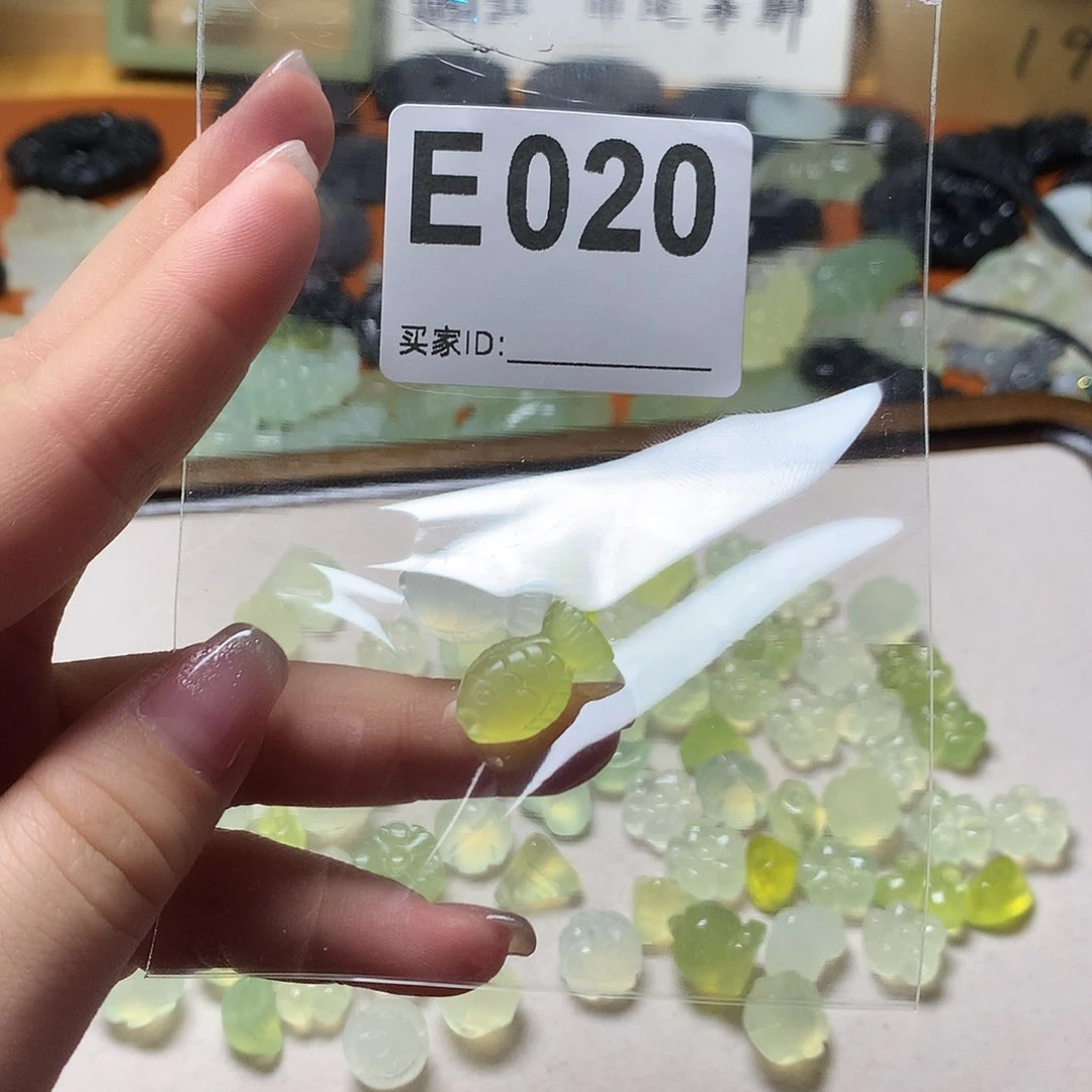 蛇纹石玉颈饰合金鑫*