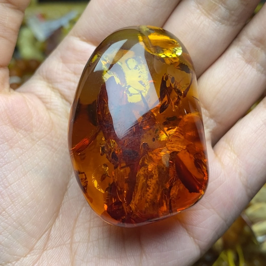 未镶嵌琥珀珠宝奇石