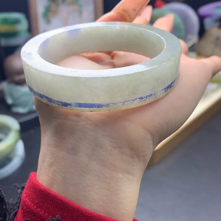 定制翡翠未镶嵌翡翠手镯