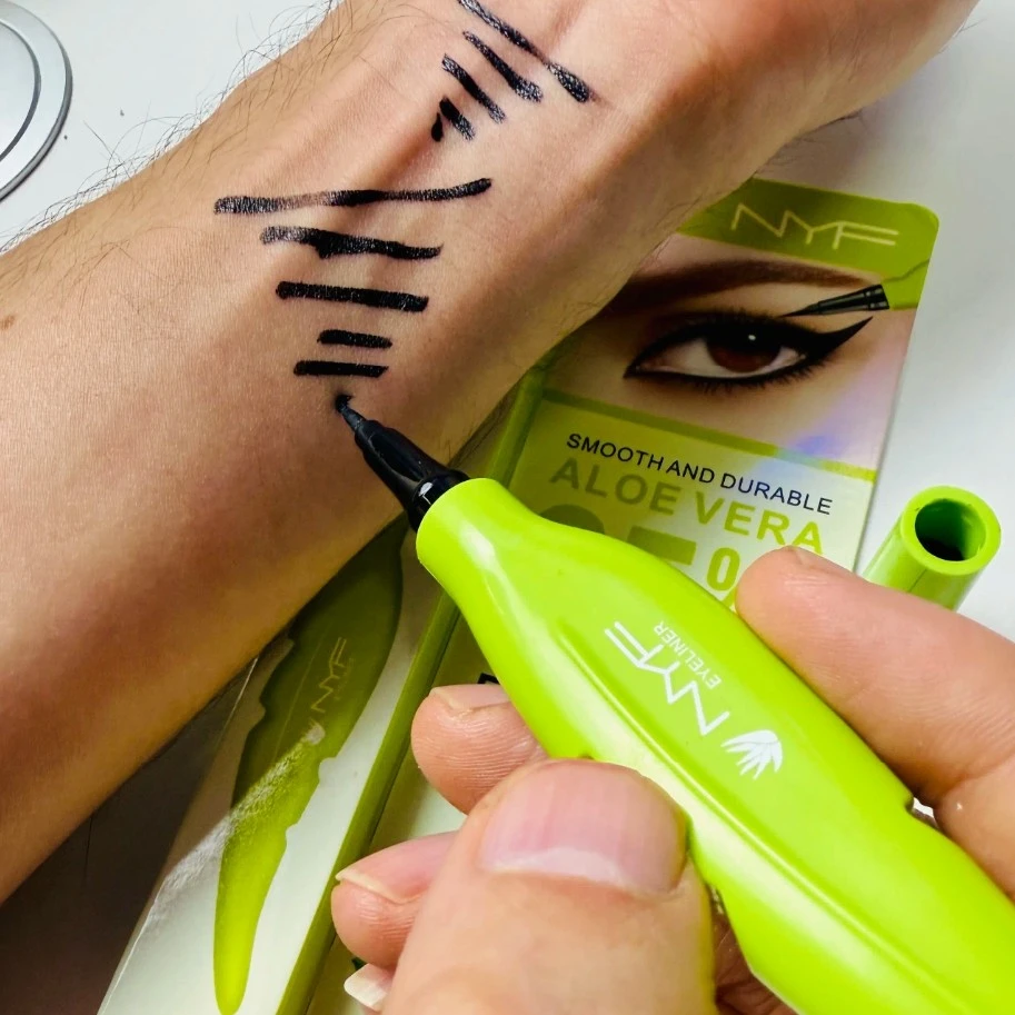 NYF uqmas koz kalam 眼线笔防水防汗持久染速干黑色