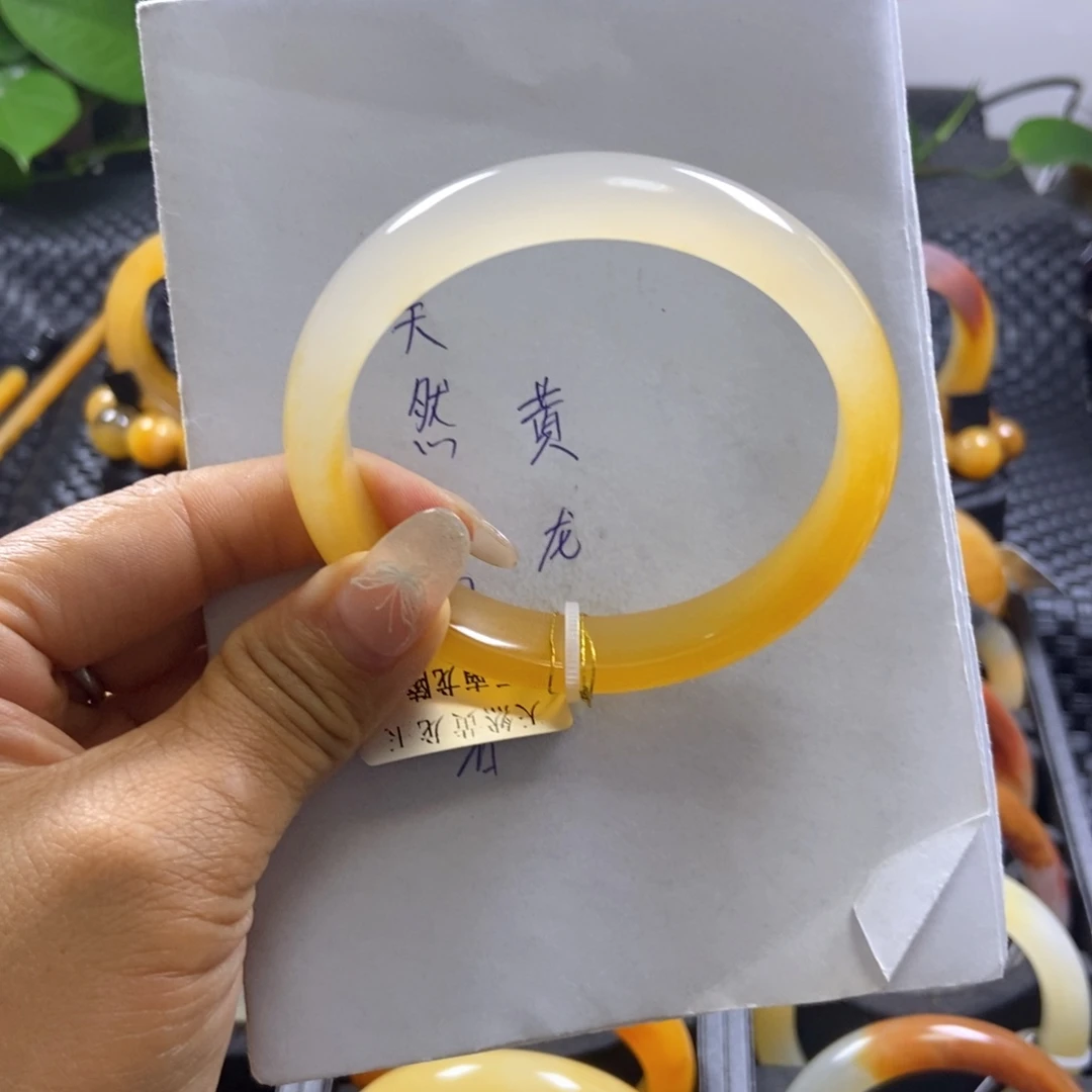 春***开石英岩玉手镯未镶嵌阳阳