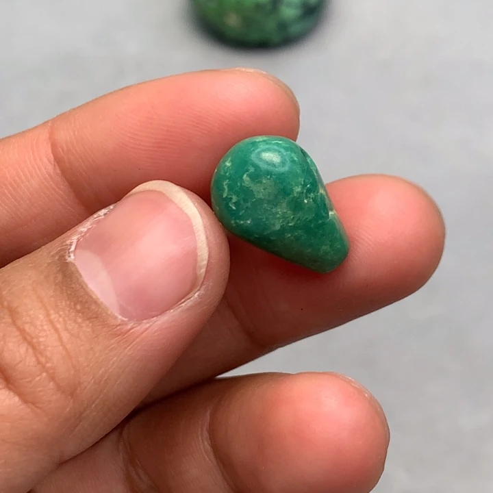 绿松石颈饰未镶嵌